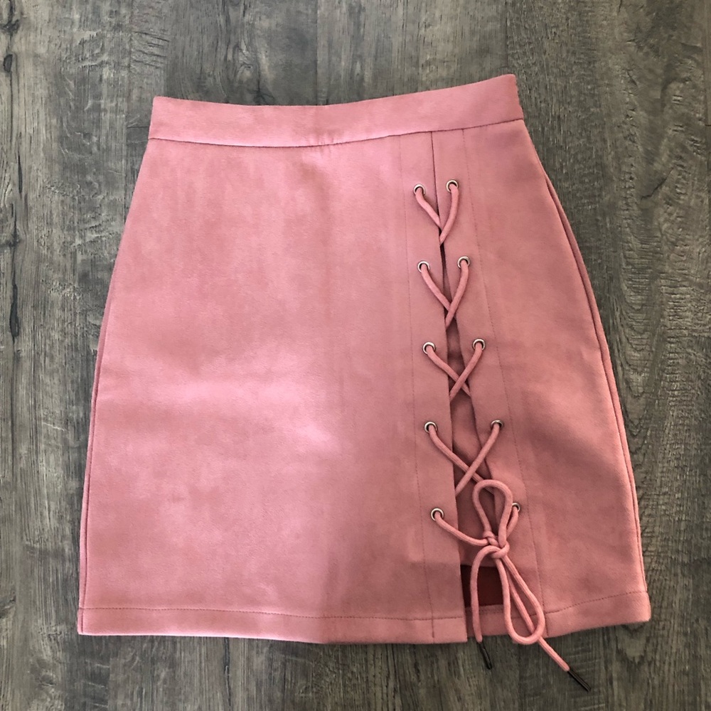 FASHIONNOVA MUAVE SUEDE skirt! *ill accept offers*